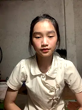 Snapshot of -Lie-06 chatting on September 16, 2025, 11:00 am -Lie-06 online show from September 16, 2025, 11:00 am