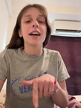 Snapshot of LittleJulietta chatting on September 9, 2025, 6:07 pm LittleJulietta online show from September 9, 2025, 6:07 pm