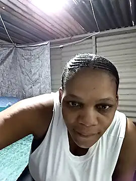 Snapshot of HappygalTheQueen chatting on October 3, 2025, 4:04 pm HappygalTheQueen online show from October 3, 2025, 4:04 pm