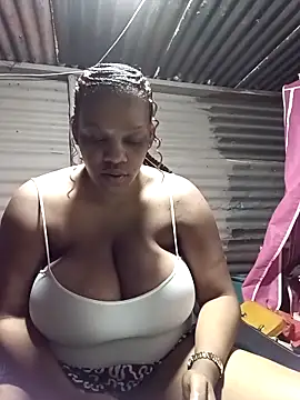 Snapshot of HappygalTheQueen chatting on October 27, 2025, 6:01 pm HappygalTheQueen online show from October 27, 2025, 6:01 pm