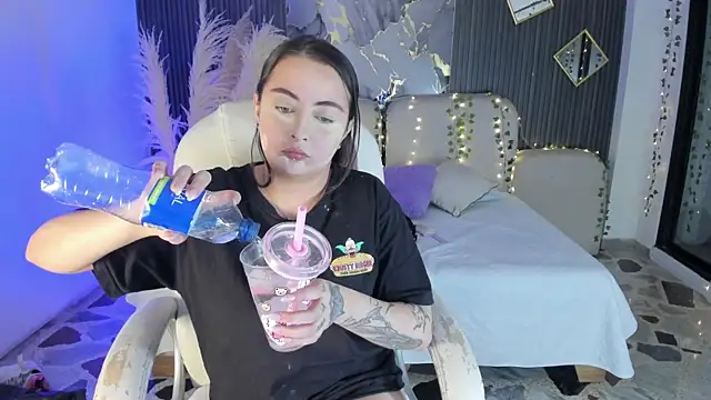 SarahCastro1  online show from January 10, 2026, 4:25 am