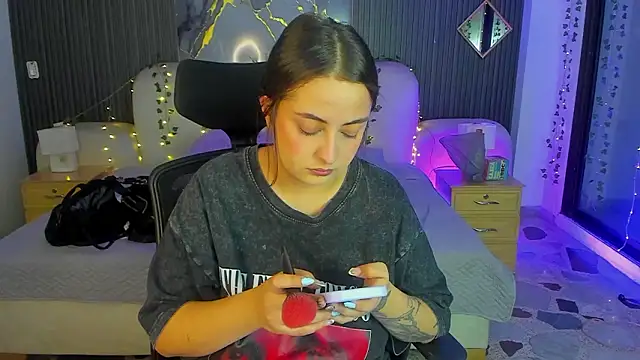 SarahCastro1  online show from February 22, 2026, 4:57 am