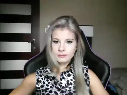 KristineGlow online show from September 16, 2025, 6:14 am