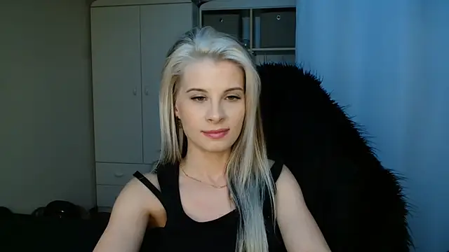 KristineGlow online show from July 9, 2026, 2:21 pm