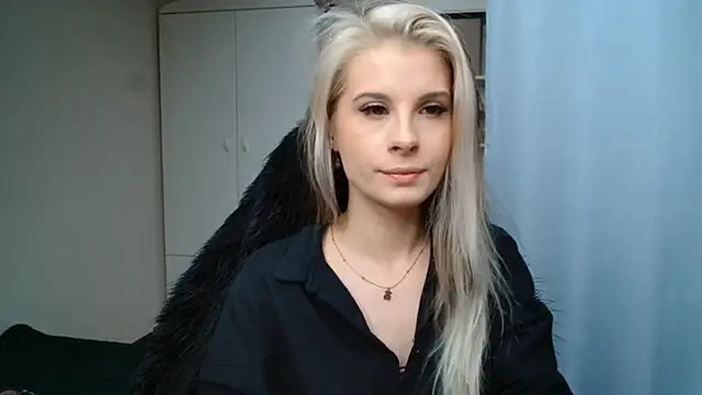 KristineGlow online show from July 13, 2026, 2:09 pm