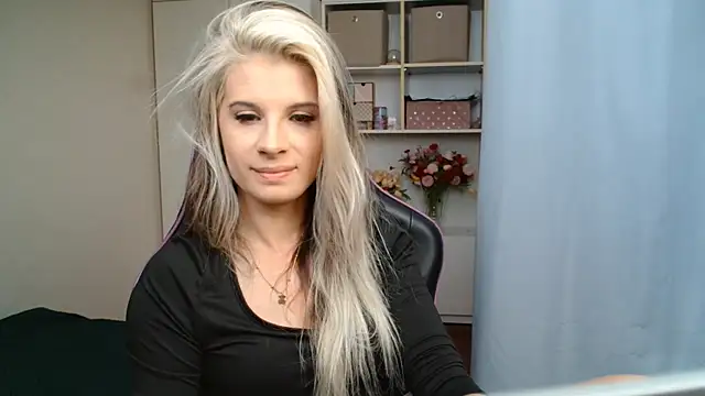 KristineGlow online show from July 22, 2026, 2:20 pm
