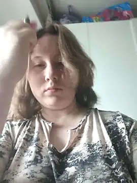 Snapshot of MiaKissy chatting on June 1, 2026, 5:31 am MiaKissy online show from June 1, 2026, 5:31 am