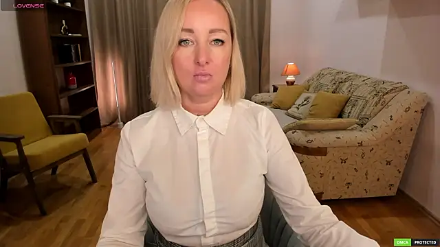 sexmom8 online show from April 13, 2026, 1:27 pm