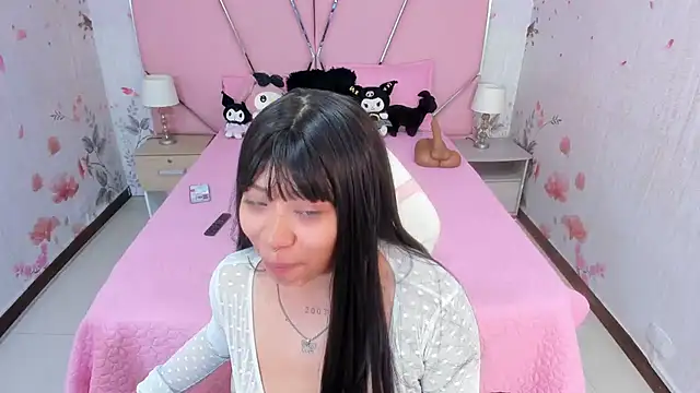 SafiroAgataaa online show from November 19, 2025, 2:55 am