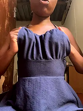 Snapshot of Crazyqueenxxx chatting on October 8, 2025, 12:14 pm Crazyqueenxxx online show from October 8, 2025, 12:14 pm