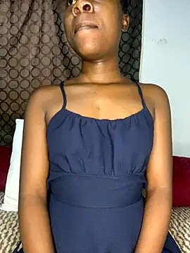 Snapshot of Crazyqueenxxx chatting on November 17, 2025, 11:27 am Crazyqueenxxx online show from November 17, 2025, 11:27 am