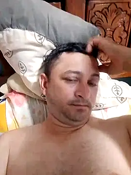 Snapshot of arnaldof50 chatting on October 12, 2025, 7:35 pm arnaldof50 online show from October 12, 2025, 7:35 pm