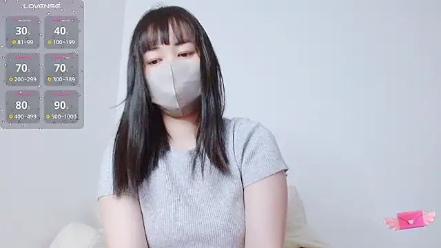 Snapshot of Zinzin_chan chatting on April 14, 2026, 6:58 pm Zinzin chan online show from April 14, 2026, 6:58 pm