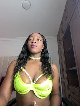 Snapshot of Sophia_moons chatting on September 12, 2025, 1:28 am Sophia moons online show from September 12, 2025, 1:28 am