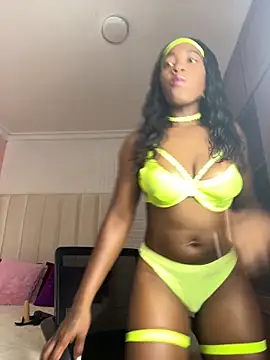 Snapshot of Sophia_moons chatting on September 18, 2025, 3:19 am Sophia moons online show from September 18, 2025, 3:19 am