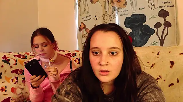 Snapshot of Shadow_Slut chatting on October 9, 2025, 10:30 pm Shadow Slut online show from October 9, 2025, 10:30 pm