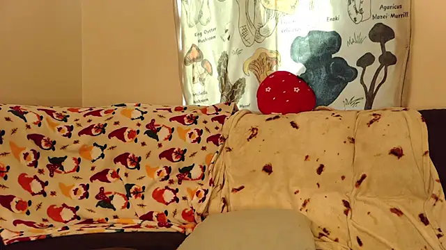 Snapshot of Shadow_Slut chatting on October 12, 2025, 8:30 pm Shadow Slut online show from October 12, 2025, 8:30 pm