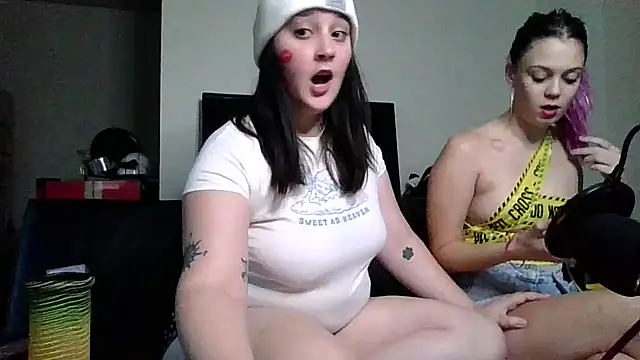 Snapshot of Shadow_Slut chatting on October 28, 2025, 9:06 pm Shadow Slut online show from October 28, 2025, 9:06 pm