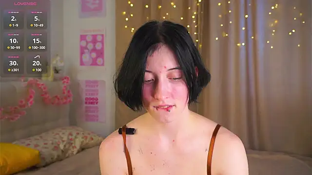 JuanaFriesz online show from March 4, 2026, 9:26 am