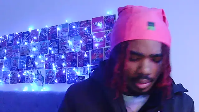 Snapshot of risktakinndolo chatting on November 16, 2025, 5:07 pm risktakinndolo online show from November 16, 2025, 5:07 pm