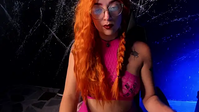 RoxanneStorm  online show from May 11, 2026, 5:13 am