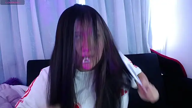 Annie A  online show from October 2, 2025, 9:55 pm