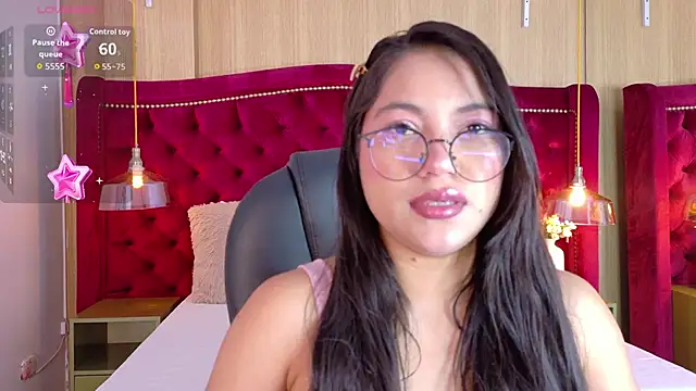 Snapshot of kendalFox_ chatting on October 2, 2025, 12:56 pm kendalFox  online show from October 2, 2025, 12:56 pm