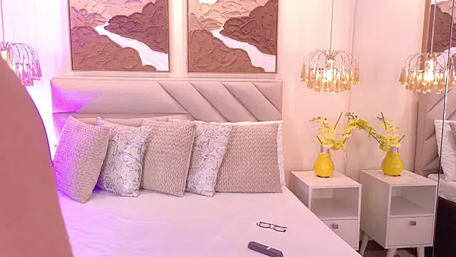 kendalFox  online show from November 12, 2025, 2:01 am