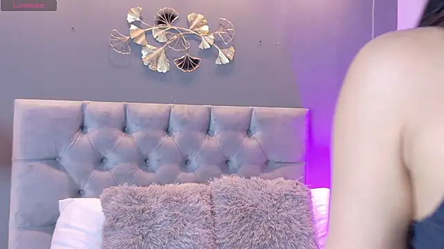 Snapshot of kendalFox_ chatting on February 10, 2026, 2:48 am kendalFox online show from February 10, 2026, 2:48 am