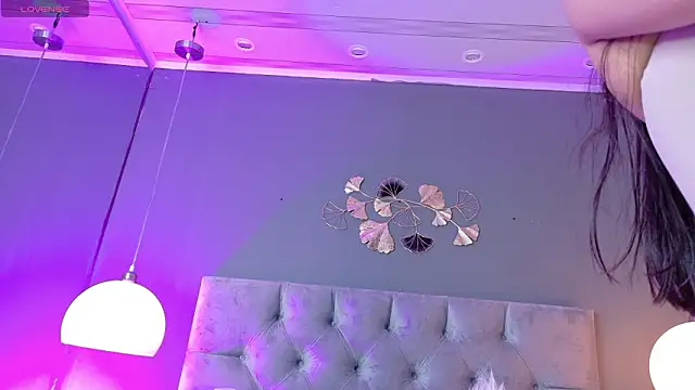 Snapshot of kendalFox_ chatting on February 19, 2026, 4:30 am kendalFox online show from February 19, 2026, 4:30 am