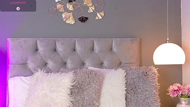 Snapshot of kendalFox_ chatting on March 6, 2026, 12:51 am kendalFox online show from March 6, 2026, 12:51 am