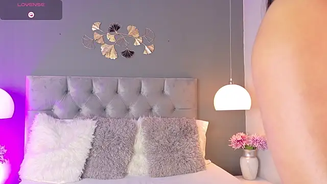 Snapshot of kendalFox_ chatting on March 6, 2026, 10:28 pm kendalFox online show from March 6, 2026, 10:28 pm