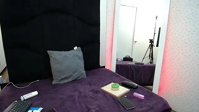 LunaRichy  online show from September 12, 2025, 11:32 am