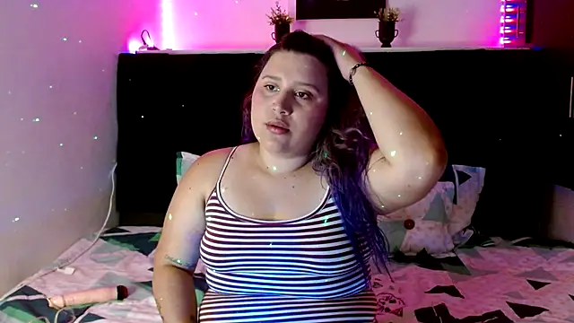 Snapshot of EmmaTower chatting on September 13, 2025, 1:33 pm EmmaTower online show from September 13, 2025, 1:33 pm