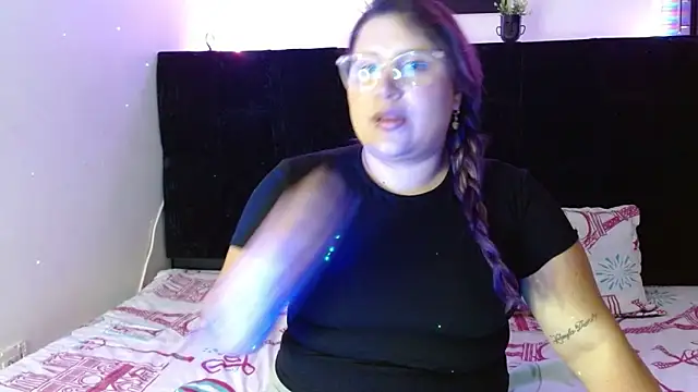 Snapshot of EmmaTower chatting on September 15, 2025, 7:36 pm EmmaTower online show from September 15, 2025, 7:36 pm