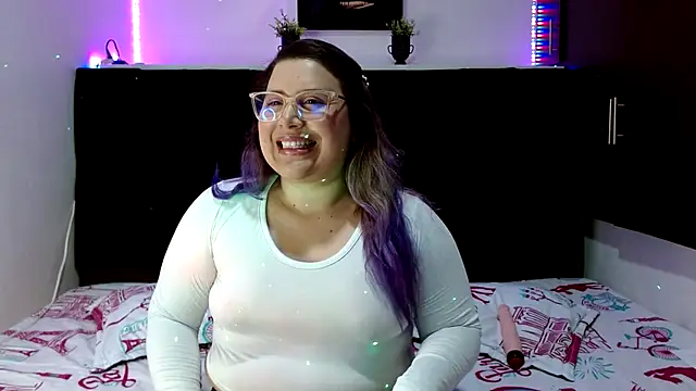 Snapshot of EmmaTower chatting on September 16, 2025, 7:15 pm EmmaTower online show from September 16, 2025, 7:15 pm