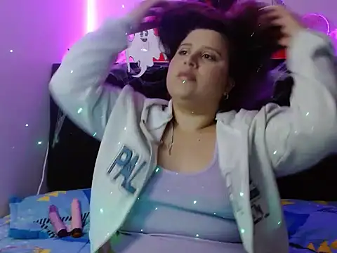 Snapshot of EmmaTower chatting on October 11, 2025, 7:23 pm EmmaTower online show from October 11, 2025, 7:23 pm