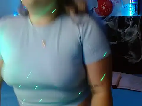 Snapshot of EmmaTower chatting on October 15, 2025, 7:47 pm EmmaTower online show from October 15, 2025, 7:47 pm