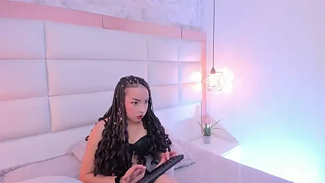 Lucia jane online show from February 7, 2026, 9:18 pm