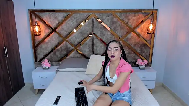 Lucia jane online show from April 30, 2026, 8:57 pm