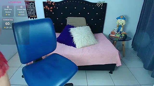 Snapshot of SammySmall_F_w chatting on October 23, 2025, 11:14 pm SammySmall F w online show from October 23, 2025, 11:14 pm