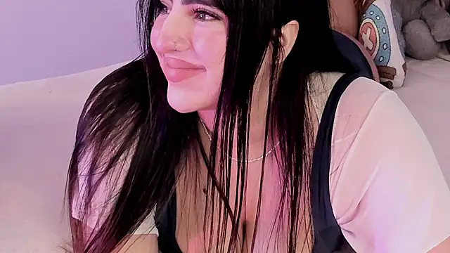 Snapshot of Camila_Matinez_ chatting on October 17, 2025, 12:01 am Camila Matinez  online show from October 17, 2025, 12:01 am