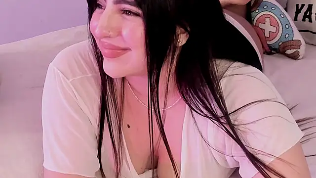 Snapshot of Camila_Matinez_ chatting on October 18, 2025, 12:13 am Camila Matinez  online show from October 18, 2025, 12:13 am