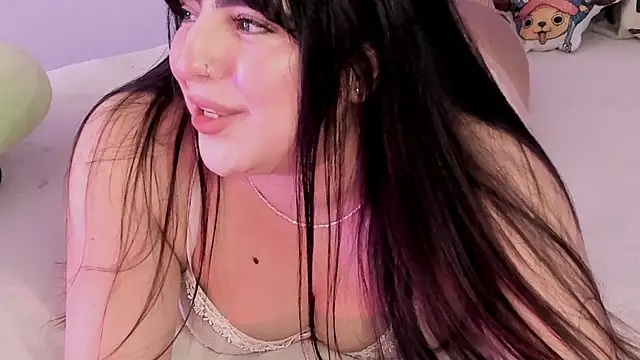 Snapshot of Camila_Matinez_ chatting on October 28, 2025, 12:36 am Camila Matinez  online show from October 28, 2025, 12:36 am