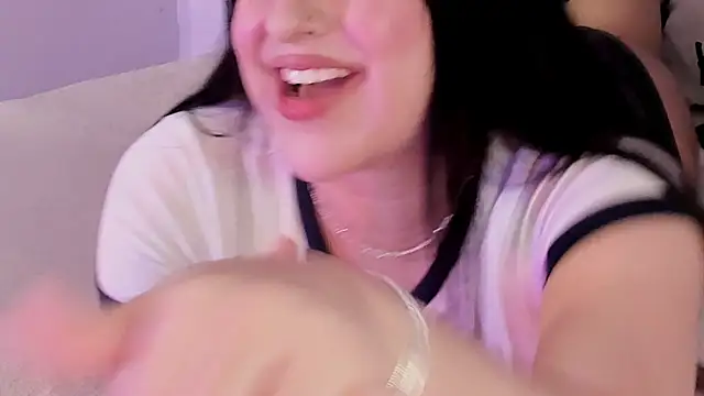 Camila Matinez  online show from December 4, 2025, 1:15 am