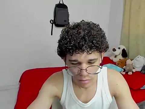 Snapshot of Tom_Blues chatting on October 2, 2025, 1:29 pm Tom Blues online show from October 2, 2025, 1:29 pm