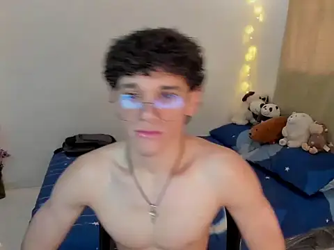 Tom Blues online show from November 18, 2025, 2:21 pm