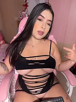 Snapshot of Emiily_Moore1 chatting on April 8, 2026, 8:20 pm Emiily Moore1 online show from April 8, 2026, 8:20 pm