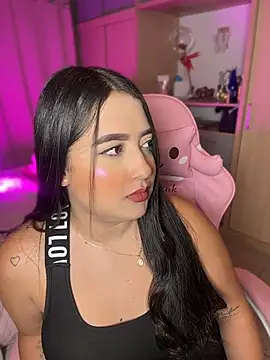 Snapshot of Emiily_Moore1 chatting on May 20, 2026, 11:44 pm Emiily Moore1 online show from May 20, 2026, 11:44 pm