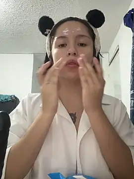 aliciia 23 online show from October 1, 2025, 4:18 am